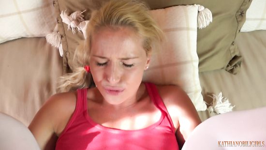 Отвлек от аэробики красавицу жену и трахнул, порвав колготки