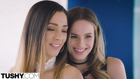 Из жопы в рот с двумя обалденными телками