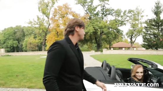 Миллионер снял меркантильную тёлку в клубе и трахнул в особняке