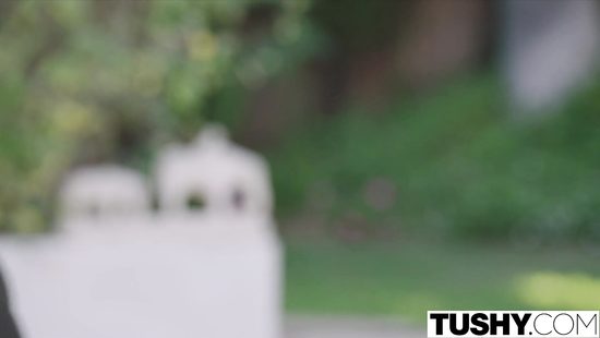 Тренер соблазнил азиатку на анальный секс после тренировки