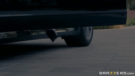 Секс с роскошной стриптизёршей в приватной комнате