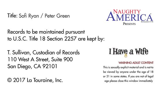 Жена застукала мужа за дрочкой и наказала его сексом на кухонном столе