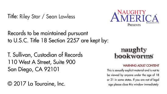 Преподаватель застукал студентку за мастурбацией и трахнул ее влажные дырочки