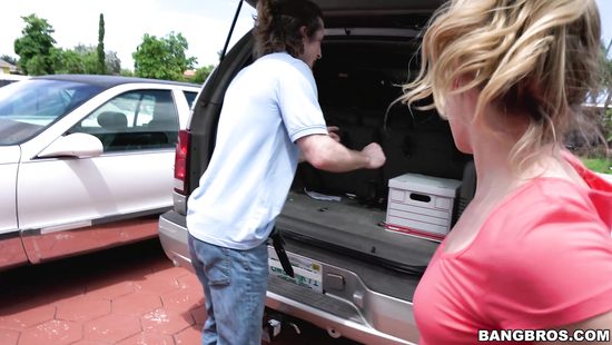 Отодвинул трусики и трахнул велосипедистку