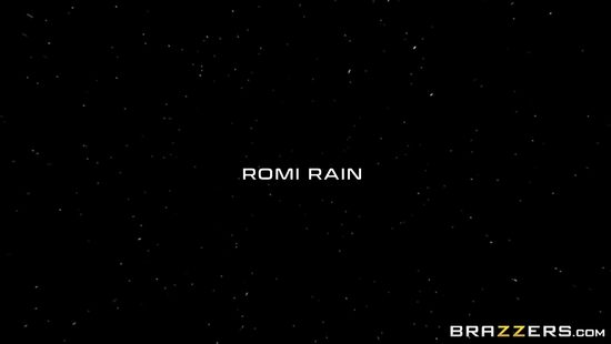Девушка рейнджер трахается с каким-то волосатым животным и кончает