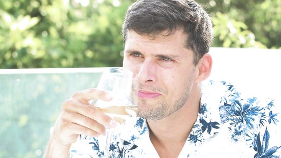 Кавалер вылизал промежность и вставил свой болт в тугую попку подруги