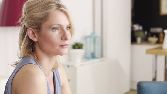 Перед отъездом сводного брата, девушка вспоминает о прекрастных днях проведенных вместе