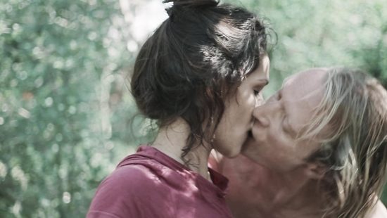 Зрелая семейная пара жестко трахнулась в лесу