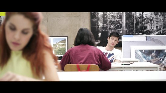 От перевозбуждения паренек кончил в штаны в библиотеке