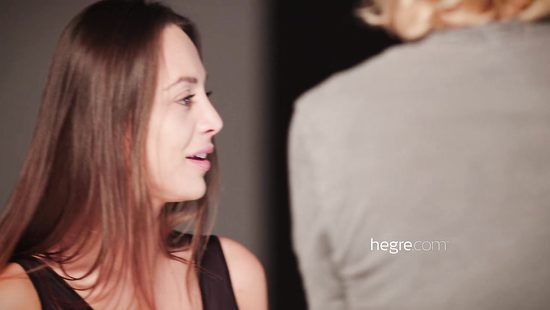 Украинская красотка позирует для известного порно журнала