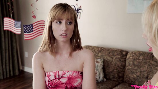 Трахаясь с супругом, тёлка пригласила подружку присоединиться