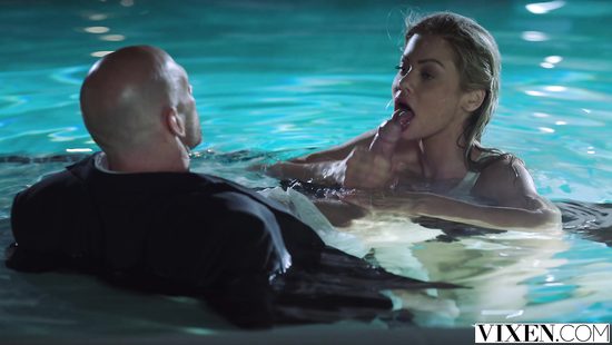 Член Джони Синса может и 10 раз за день