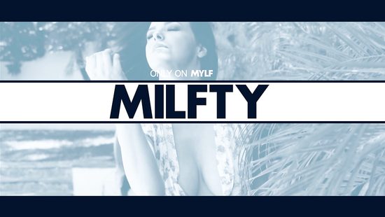 Мамаша дает себя поебать, чтобы разбудить аппетит пасынка