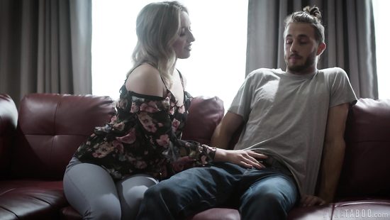 Соседка приютила соседа в обмен на постоянный трах