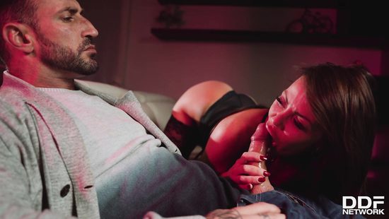 Попытки отвлечь минетом от футбола