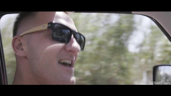 Группа молодых похотливых студентов шикарно провели время на выходных