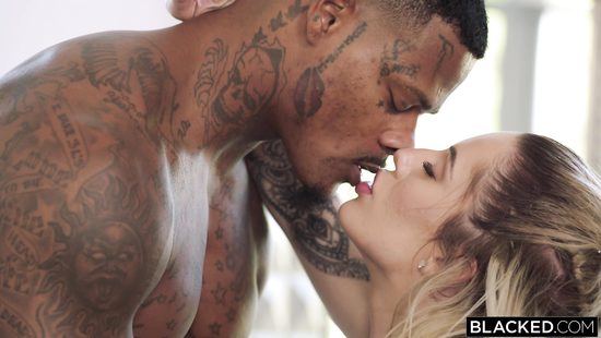 Самый желанный трахер Америки всегда кончает внутрь