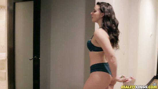 Жены пузатых богачей - это всегда легкая добыча