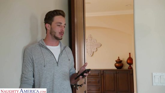 Горничную дешевле разводить на секс, чем шлюху