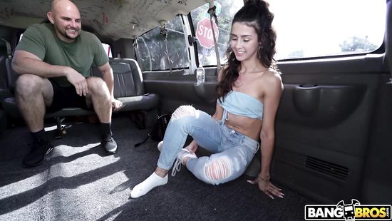 Если хорошо трахаешь, то еще и баба доплатит