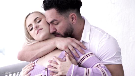 Член старого друга всегда готов выручить