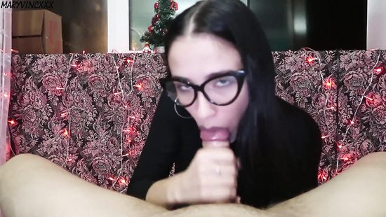 Минета достаточно, когда у крошки лицо богини