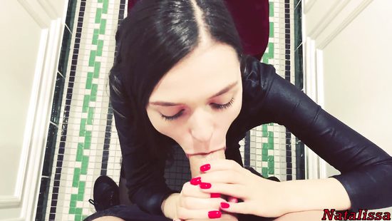 Кальян на вине заставил девку пойти на минет в первую встречу