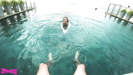 Шикарный вид и девочка с хуем во рту - отличный вариант выходного