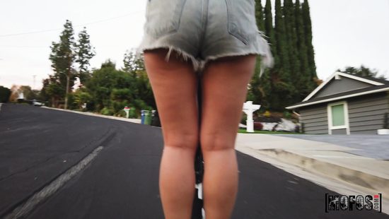 Незнакомцу легче дать чисто на один раз, чем приятелю