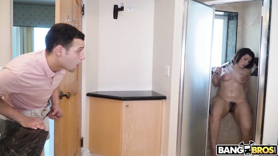 Попец соседки невозможно упустить