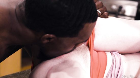 Завтраки будут вкуснее, когда баба будет траханная