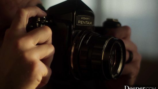 Агент по всем вопросам, и в сексуальном плане