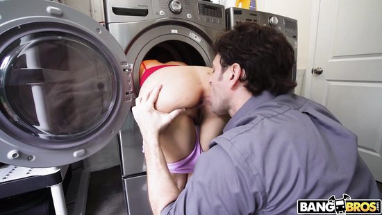 Опасно соблазнительный задок