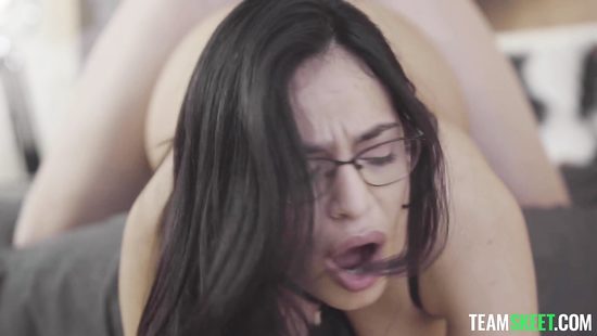 Квартирантка оказалась порно блогершей