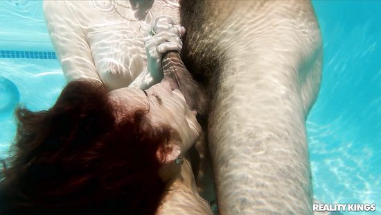 Доставка вкусняшек и черного члена