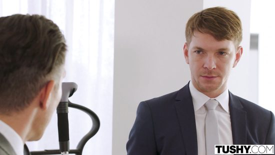 Сексапильная портниха получила от клиентов двойное проникновение