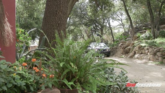 Зрелые мужики беспощадно оттрахали молоденькую рабыню во все дырки