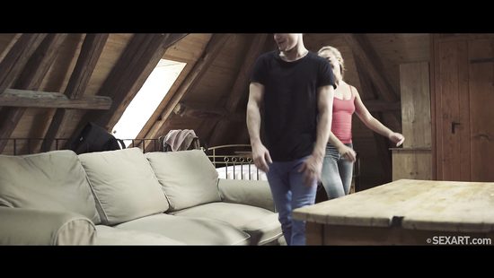 После прогулки по снегу так приятно согреться жарким сексом с любимой