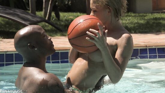 Спортивный день закончился на члене