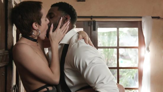 Огромному члену всегда рады в доме