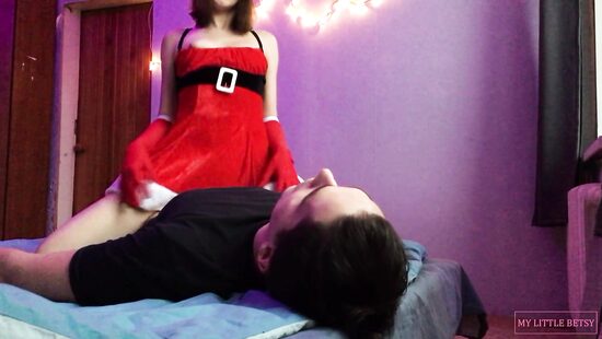 С такой Снегурочкой и дед Мороз не нужен