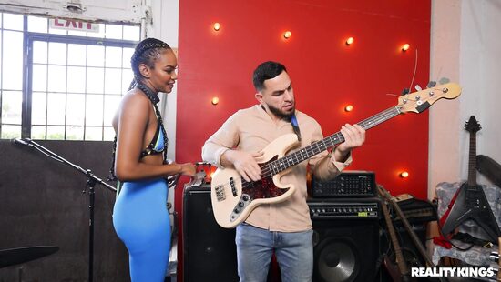 Мой любимый инструмент - это член