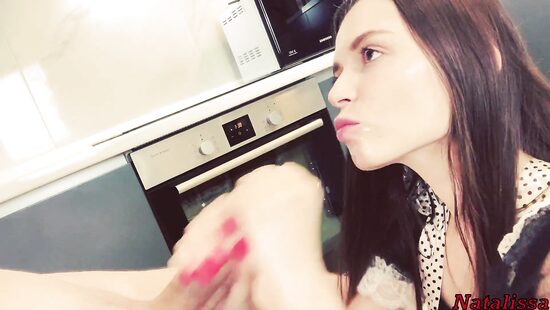 Держись, я тебе помогу, но сначала выебу