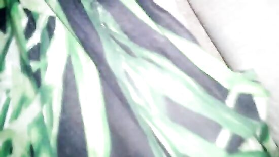 Снимаю как жена знакомому делает минет.