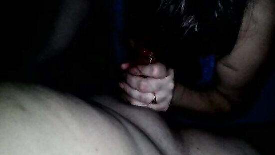 Снимаю как жена знакомому делает минет.