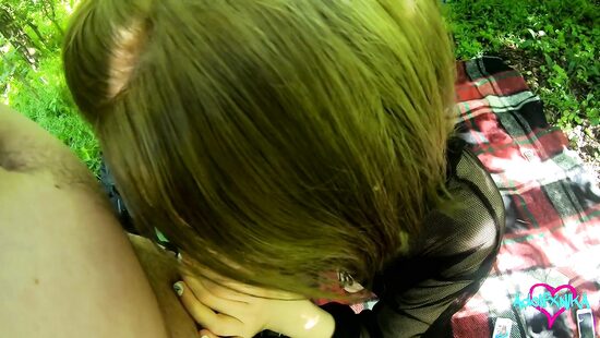 Но не очко обычно губит, а рваные колготки и хуй