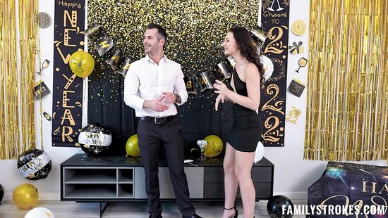 Встреча нового года с падчерицами на хую