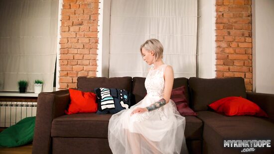 Ну и как это понимать, сестрёнка?