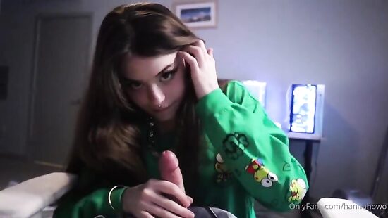 Порулярная тик-токерша Hannahowo