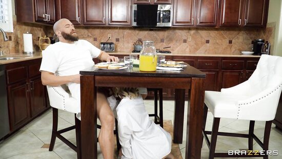 Секс и завтрак с дополнительным маслом